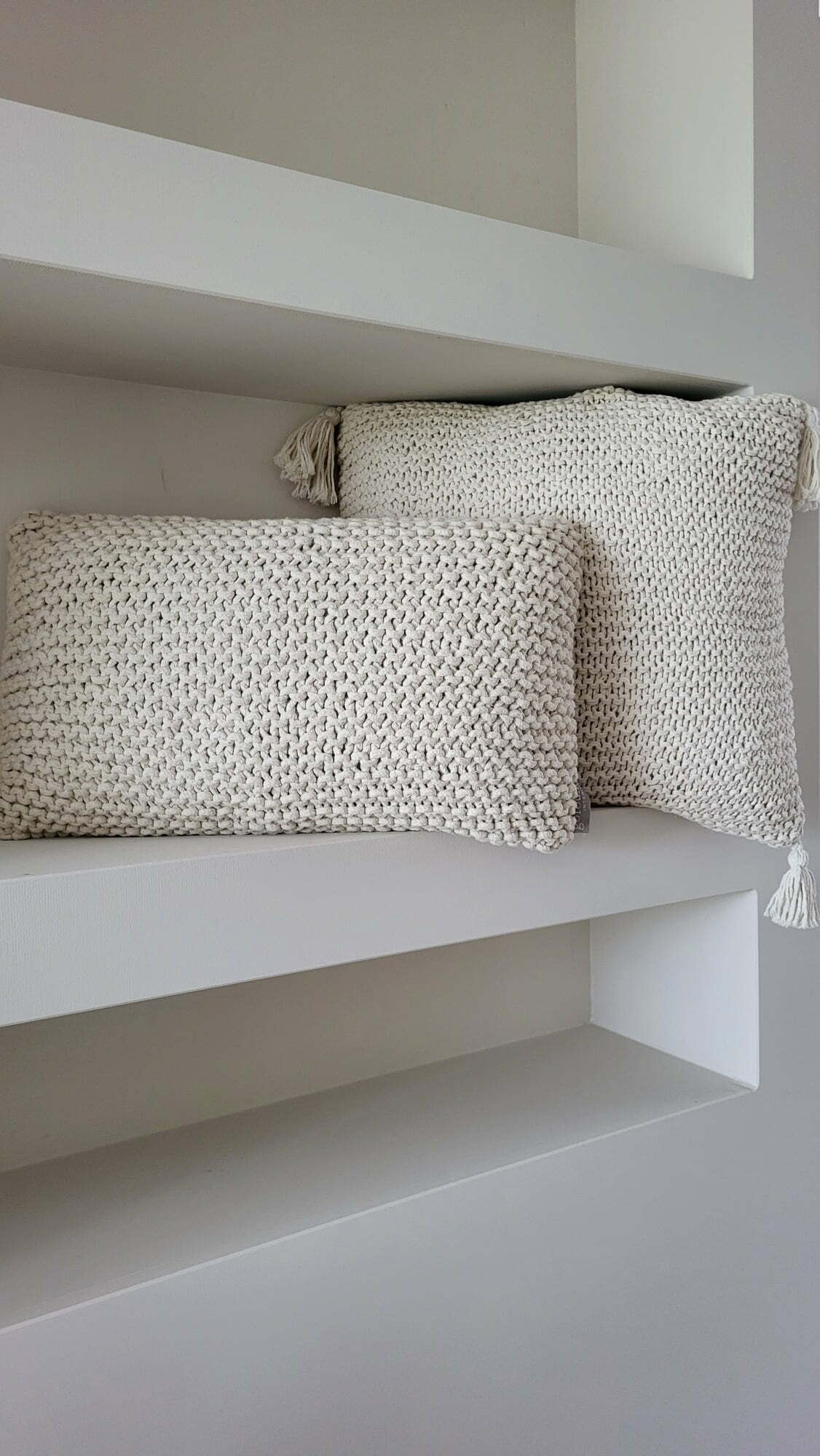 Kussen Handknitted ecru 2