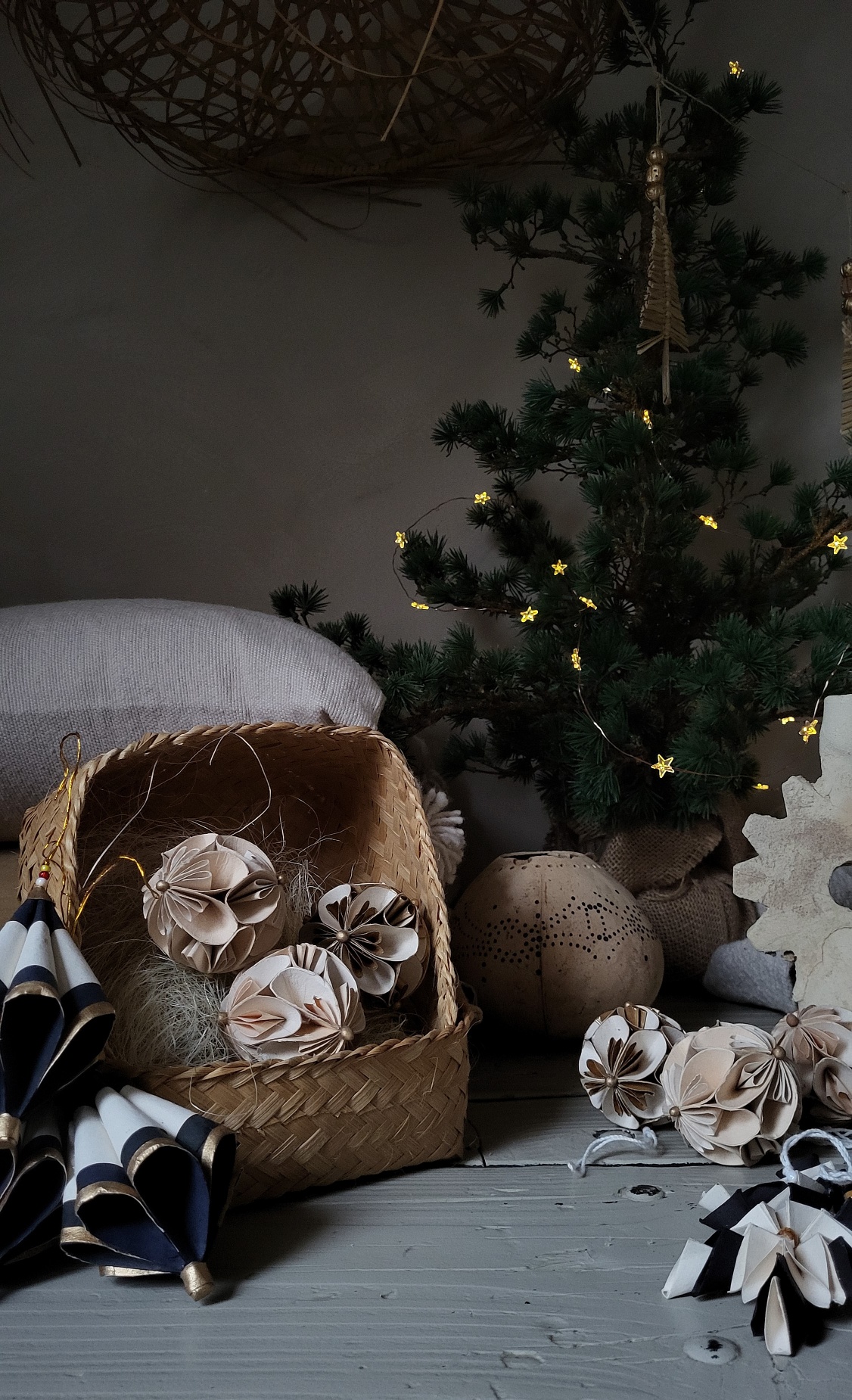 Papieren bloemballen