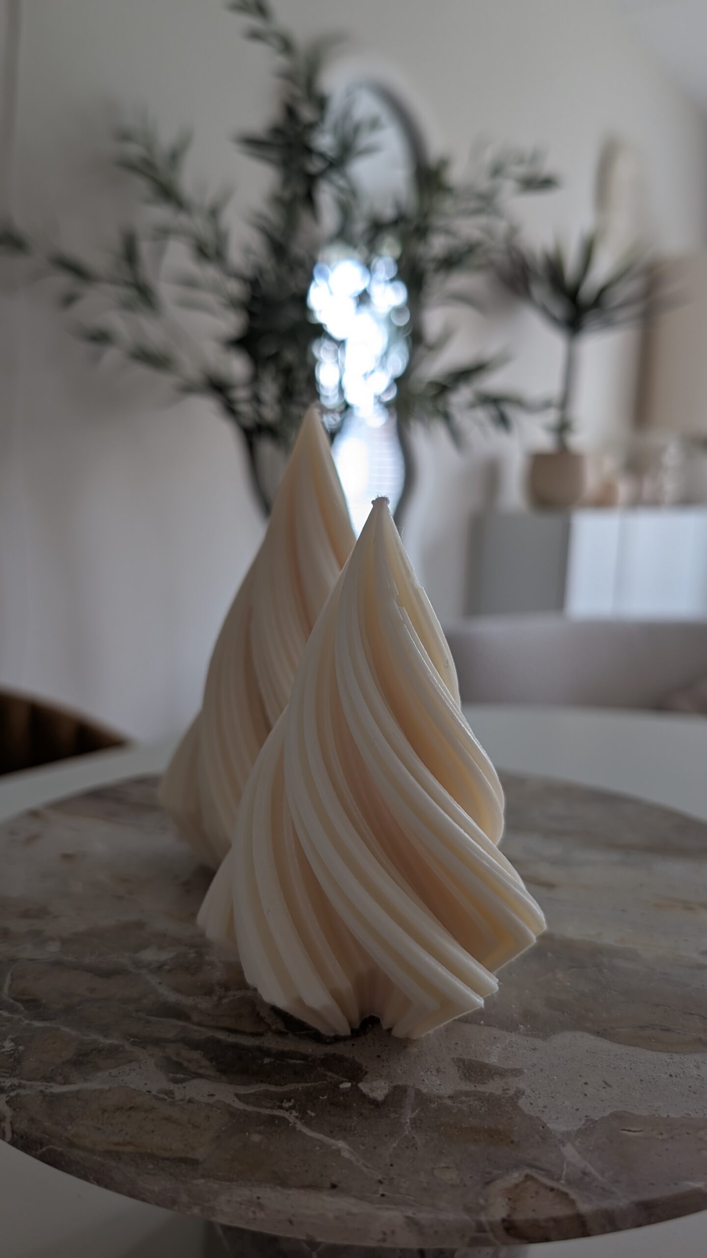 Swirl kerstboom kaars roomwit S