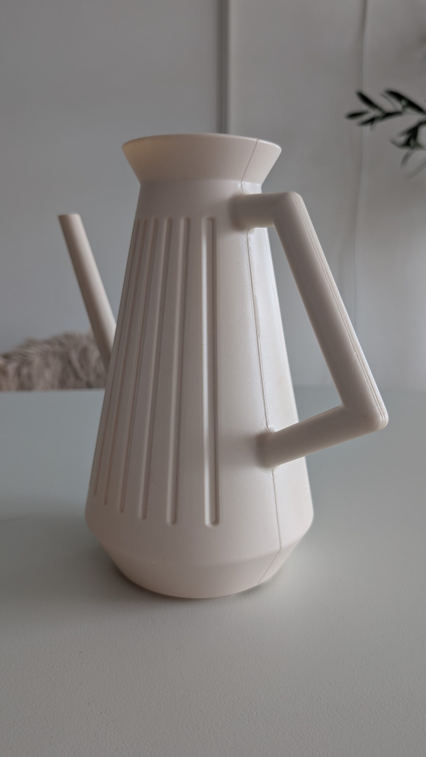 Gieter kunststof beige